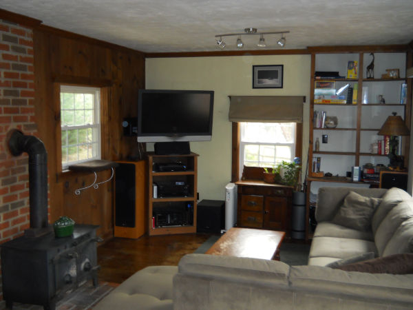 Aspenwood Lane, Boston, Culpeper County Virginia, living room