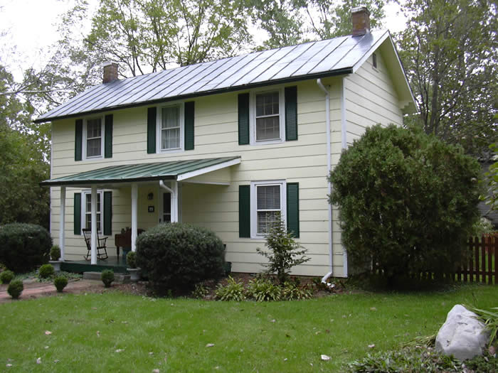 Apple Blossom Ln, Sperryville, Rappahannock, Farm House